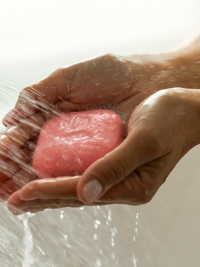 Soap For Globe, kostka myjąca z olejkiem różanym RÓŻA