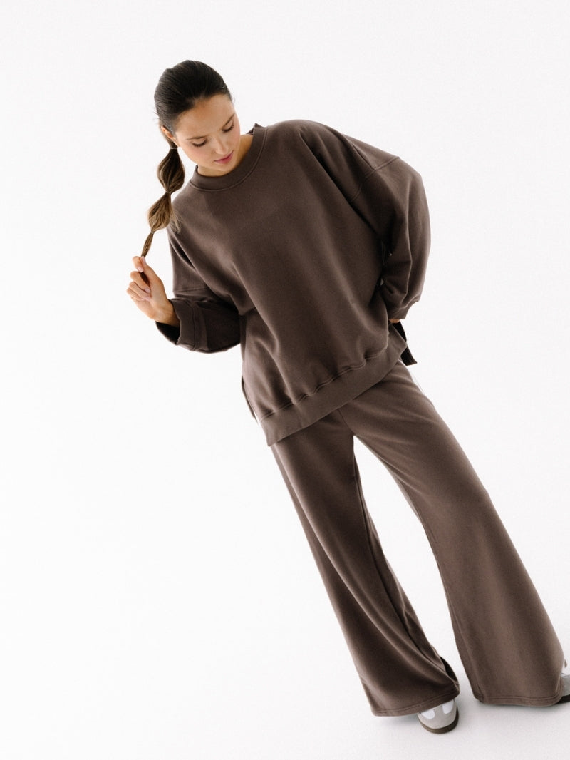 Luźna bawełniana bluza oversize w brązowym kolorze z serii KIND