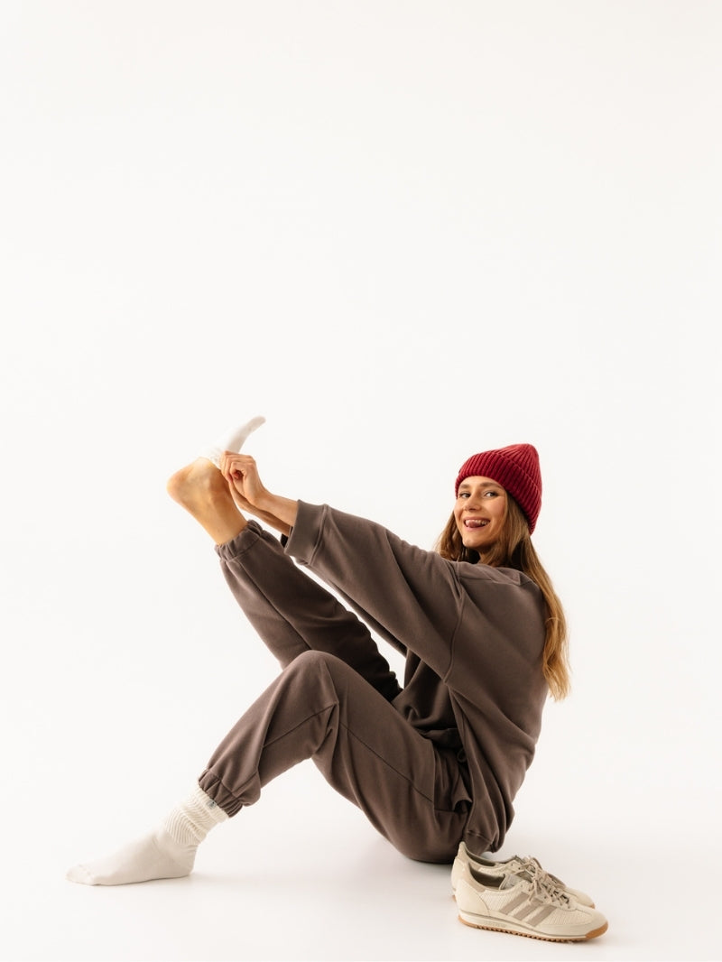 Brązowe, luźne bawełniane spodnie dresowe damskie KIND