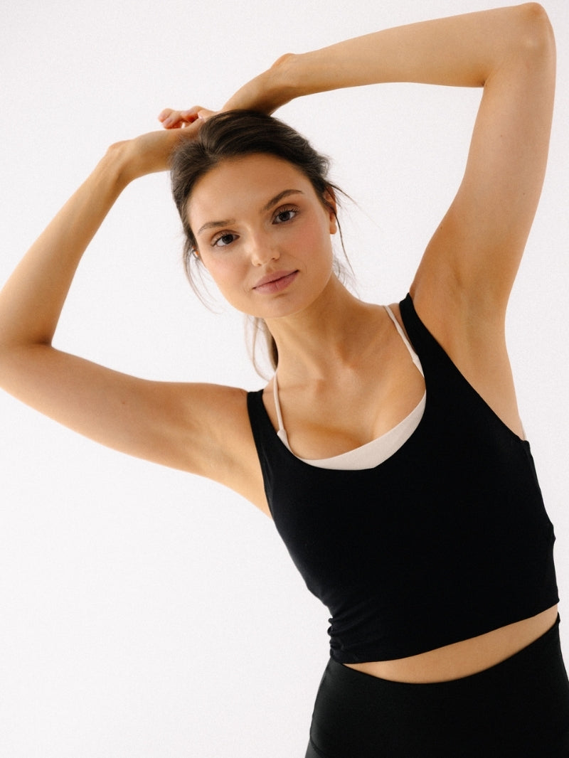 Czarny damski crop top do ćwiczeń Grace