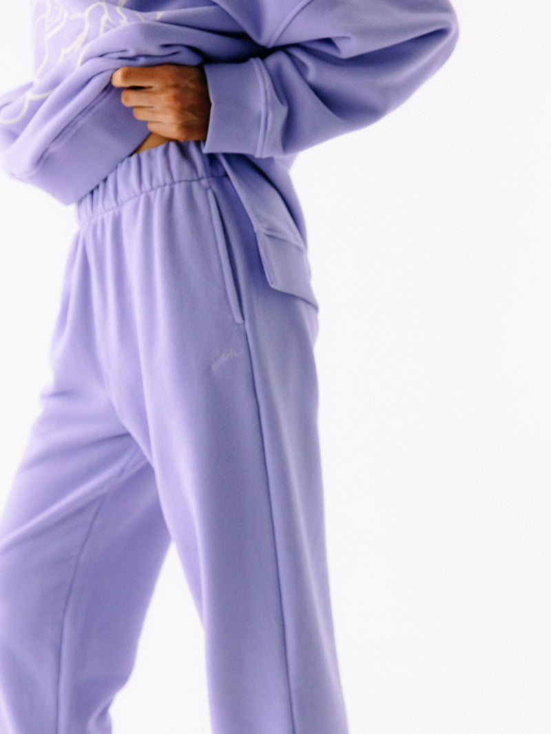 Fioletowe, luźne bawełniane spodnie dresowe KIND - widok na kieszenie