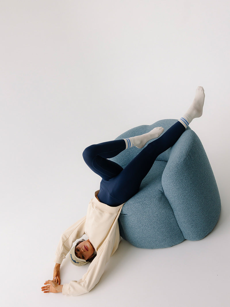 Granatowe legginsy do jogi z wysokim stanem Unity - elastyczny materiał podczas ćwiczeń