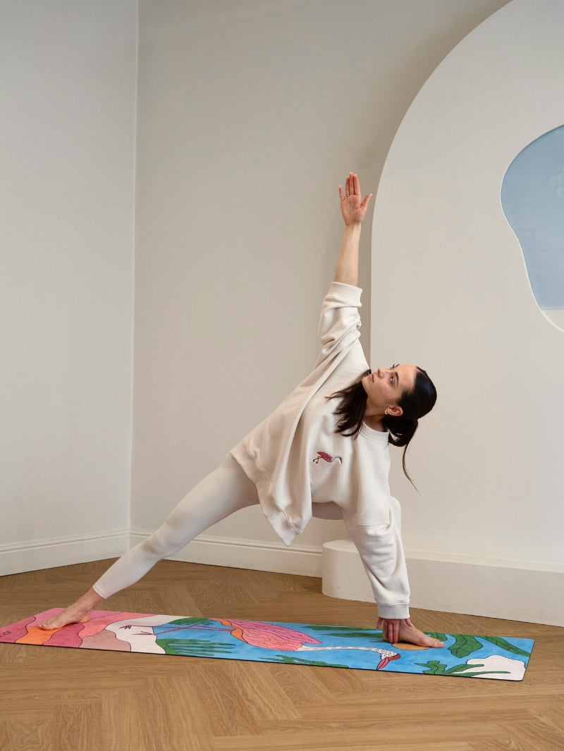 Kolorowa kauczukowa mata do ćwiczeń z wzorem czapli - JOYINME x Ewa Konstantynowicz Goss, set z bawełnianymi luźnymi spodniami i bluzą oversize z grafiką czapli