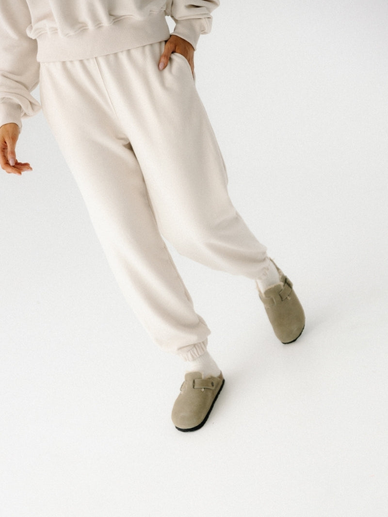 Kremowe bawełniane spodnie dresowe