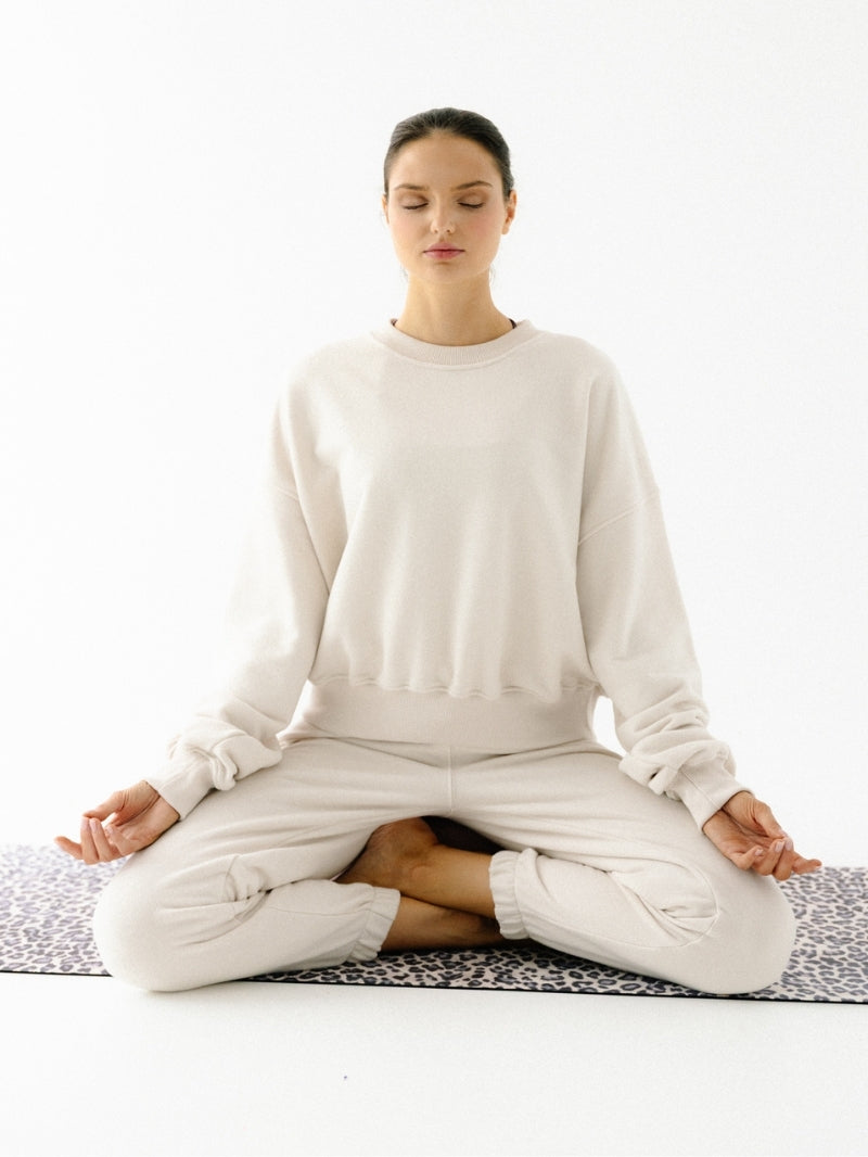 Kremowe, luźne bawełniane spodnie dresowe damskie KIND