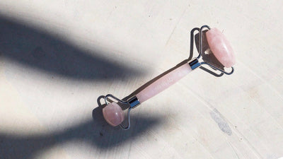 Rollery do twarzy – jakie daje efekty masaż twarzy rollerem? 