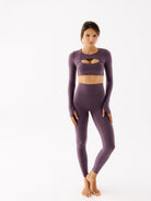 Fioletowe legginsy do jogi i ćwiczeń z wysokim stanem i przeszyciami Shape Ease - set z zabudowanym crop topem