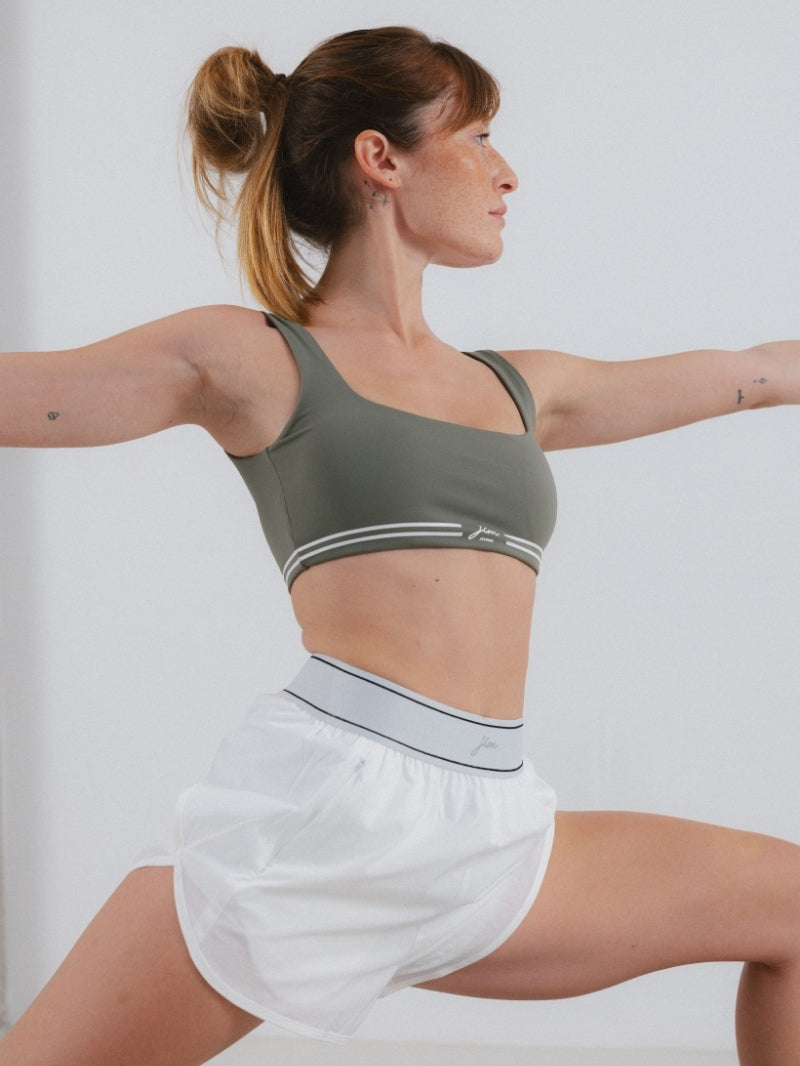 Damski treningowy crop top w zielonym odcieniu z kwadratowym dekoltem