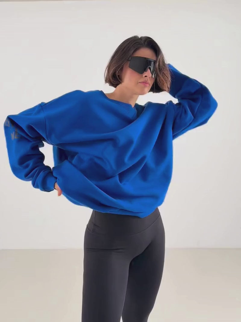 Kobaltowa damska bluza oversize z obniżoną linią ramion, wykonana z bawełny w projekcie Soft Rebel