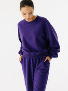 Szeroka damska bluza oversize w ciemnym fioletowym odcieniu z serii Spark